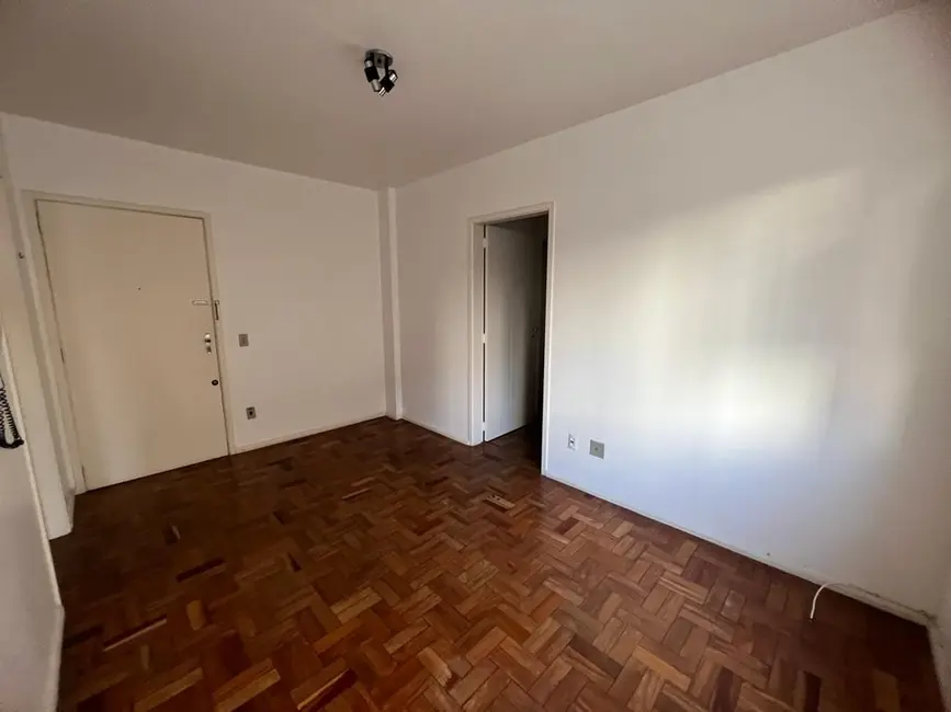 Apartamento com 1 quarto à venda, 50m2 em Independência, Porto Alegre - RS - imagem 5 Foto 5 de Apartamento com 1 quarto à venda, 50m2 em Independência, Porto Alegre - RS