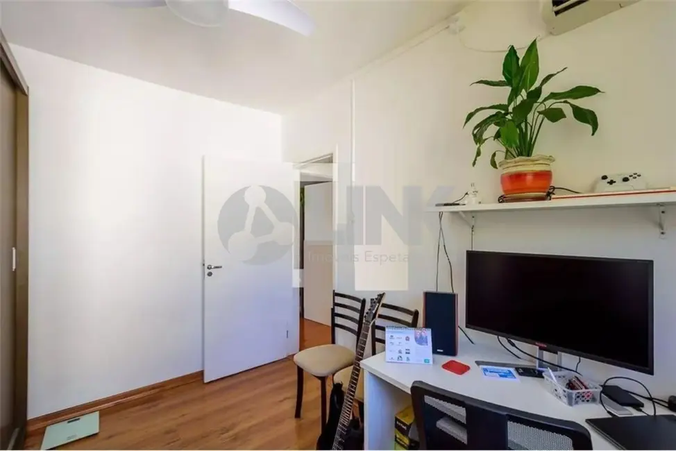 Foto 3 de Apartamento com 2 quartos à venda, 49m2 em Santo Antônio, Porto Alegre - RS