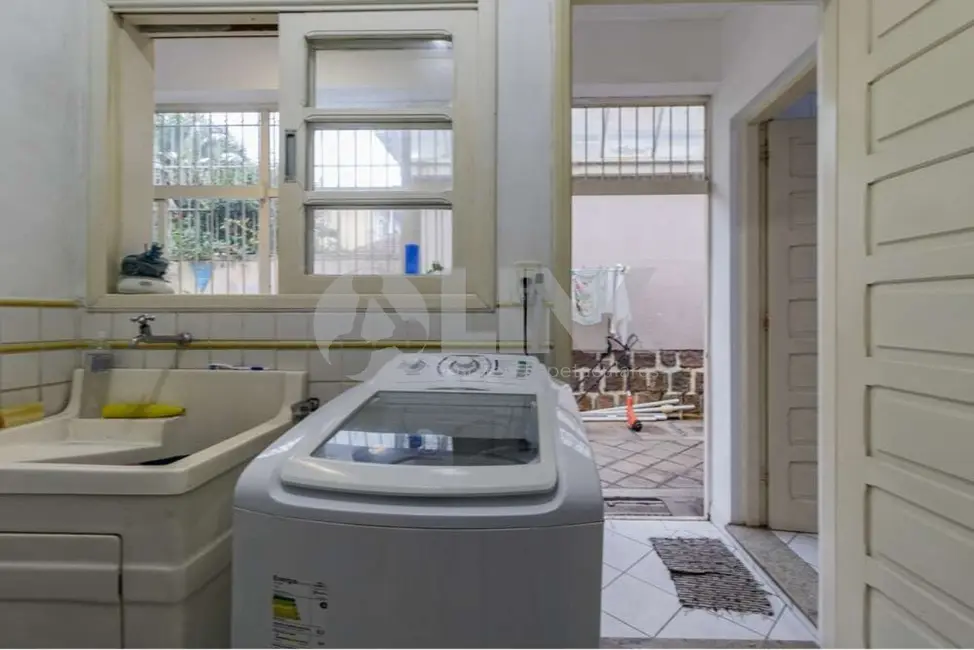 Foto 9 de Casa com 3 quartos à venda, 215m2 em Jardim Lindóia, Porto Alegre - RS