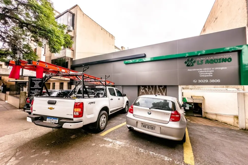 Casa com 3 quartos à venda, 240m2 em Petrópolis, Porto Alegre - RS - imagem 3 Foto 3 de Casa com 3 quartos à venda, 240m2 em Petrópolis, Porto Alegre - RS