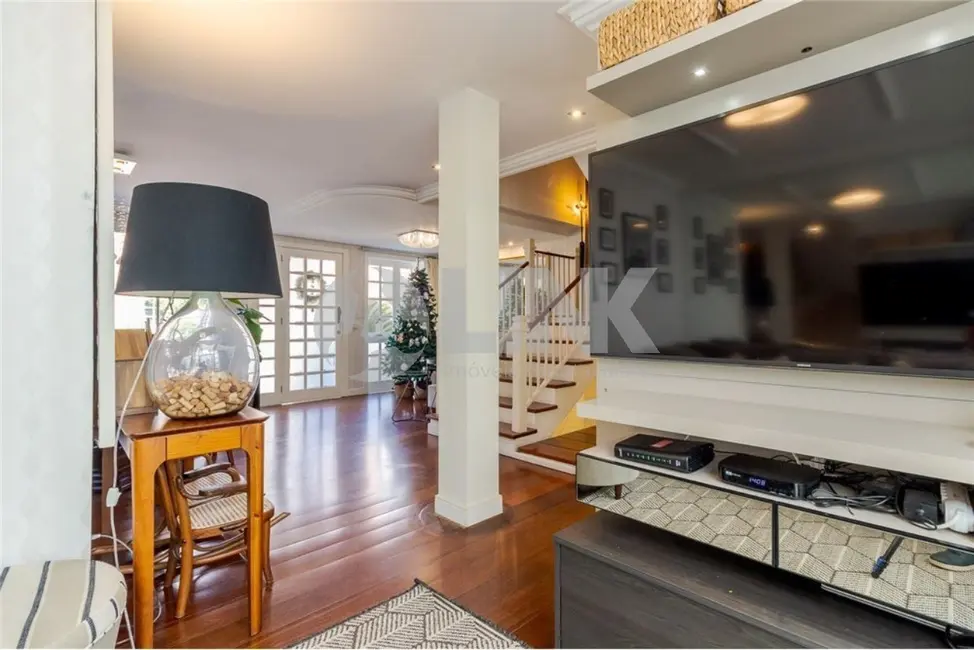 Casa de Condomínio com 3 quartos à venda, 251m2 em Chácara das Pedras, Porto Alegre - RS - imagem 6 Foto 6 de Casa de Condomínio com 3 quartos à venda, 251m2 em Chácara das Pedras, Porto Alegre - RS