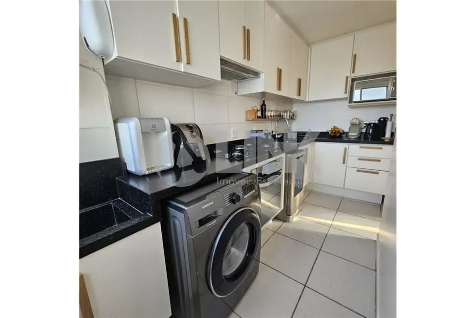 Apartamento com 3 quartos à venda, 70m2 em Passo da Areia, Porto Alegre - RS - imagem 5 Foto 5 de Apartamento com 3 quartos à venda, 70m2 em Passo da Areia, Porto Alegre - RS