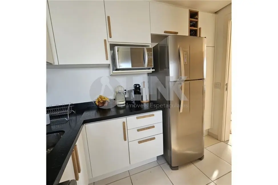 Apartamento com 3 quartos à venda, 70m2 em Passo da Areia, Porto Alegre - RS - imagem 4 Foto 4 de Apartamento com 3 quartos à venda, 70m2 em Passo da Areia, Porto Alegre - RS
