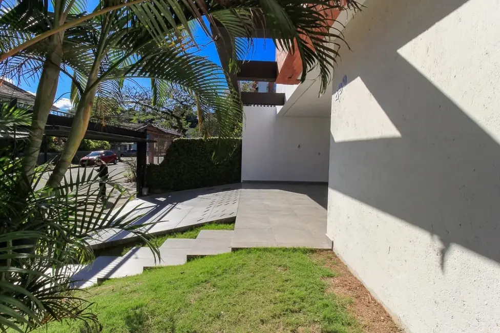 Casa com 3 quartos à venda, 236m2 em Glória, Porto Alegre - RS - imagem 4 Foto 4 de Casa com 3 quartos à venda, 236m2 em Glória, Porto Alegre - RS