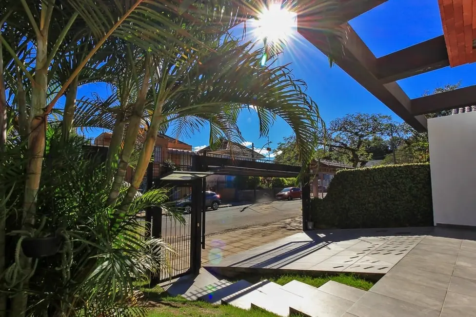 Casa com 3 quartos à venda, 236m2 em Glória, Porto Alegre - RS - imagem 5 Foto 5 de Casa com 3 quartos à venda, 236m2 em Glória, Porto Alegre - RS