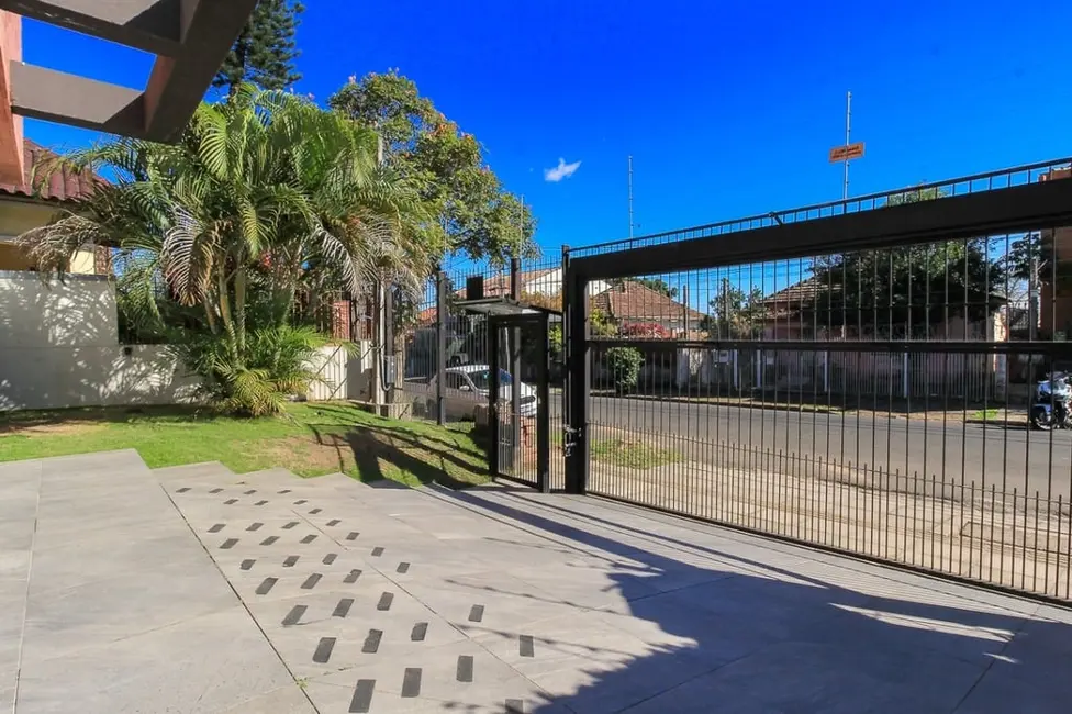 Casa com 3 quartos à venda, 236m2 em Glória, Porto Alegre - RS - imagem 9 Foto 9 de Casa com 3 quartos à venda, 236m2 em Glória, Porto Alegre - RS