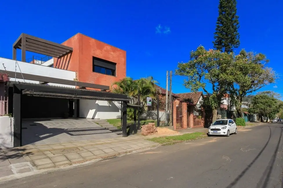 Casa com 3 quartos à venda, 236m2 em Glória, Porto Alegre - RS - imagem 1 Foto 1 de Casa com 3 quartos à venda, 236m2 em Glória, Porto Alegre - RS