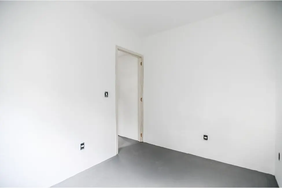 Apartamento com 2 quartos à venda, 61m2 em Teresópolis, Porto Alegre - RS - imagem 6 Foto 6 de Apartamento com 2 quartos à venda, 61m2 em Teresópolis, Porto Alegre - RS