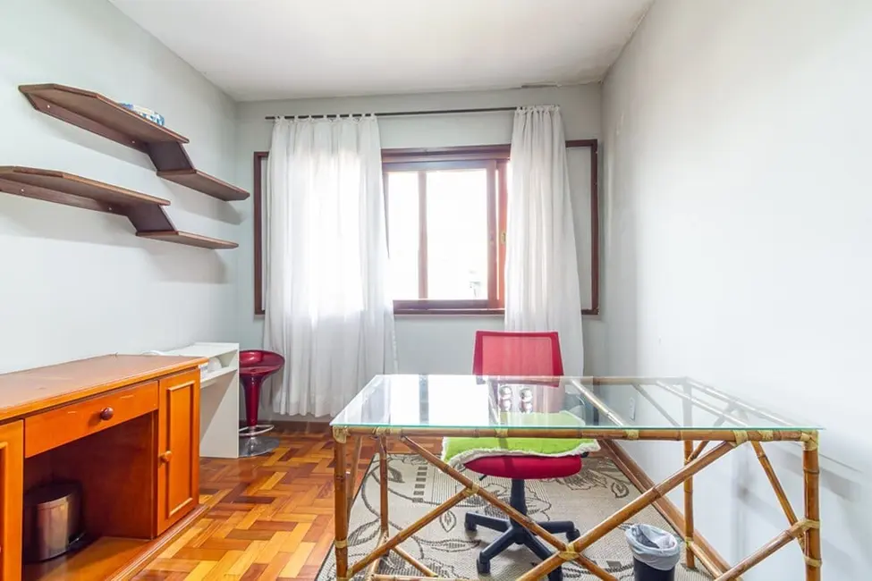 Casa com 4 quartos à venda, 220m2 em São José, Canoas - RS - imagem 6 Foto 6 de Casa com 4 quartos à venda, 220m2 em São José, Canoas - RS