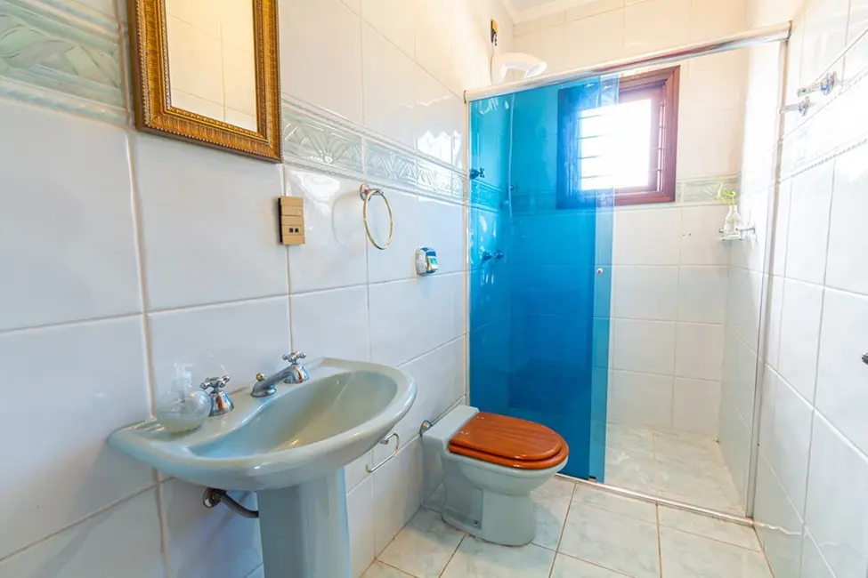 Casa com 4 quartos à venda, 220m2 em São José, Canoas - RS - imagem 7 Foto 7 de Casa com 4 quartos à venda, 220m2 em São José, Canoas - RS