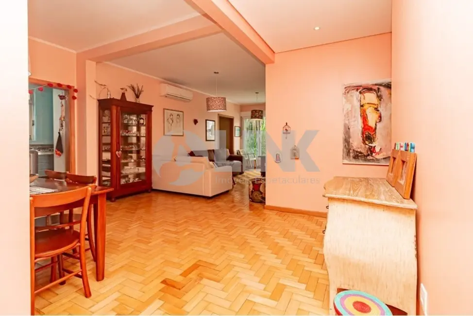 Apartamento com 3 quartos à venda, 124m2 em Moinhos de Vento, Porto Alegre - RS - imagem 3 Foto 3 de Apartamento com 3 quartos à venda, 124m2 em Moinhos de Vento, Porto Alegre - RS