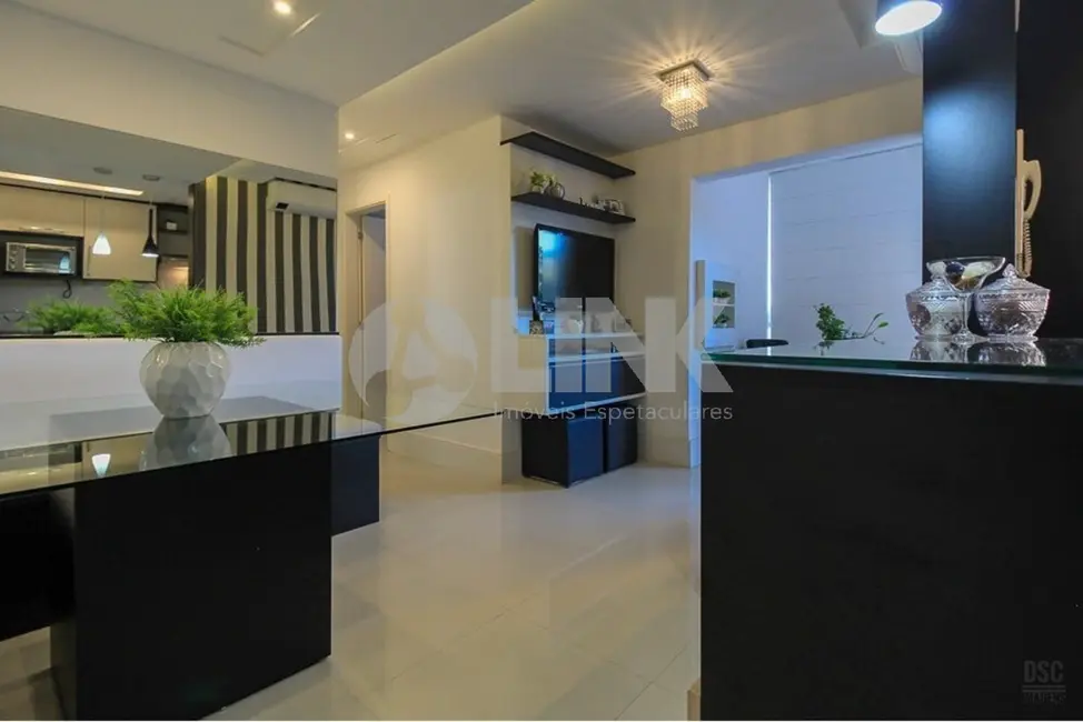 Foto 2 de Apartamento com 2 quartos à venda, 51m2 em Teresópolis, Porto Alegre - RS