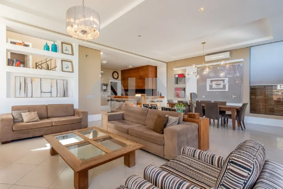 Casa com 4 quartos à venda, 498m2 em Ipanema, Porto Alegre - RS - imagem 4 Foto 4 de Casa com 4 quartos à venda, 498m2 em Ipanema, Porto Alegre - RS