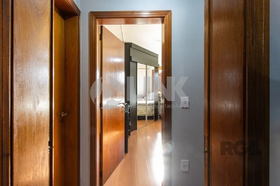 Casa com 5 quartos à venda, 336m2 em Glória, Porto Alegre - RS - imagem 7 Foto 7 de Casa com 5 quartos à venda, 336m2 em Glória, Porto Alegre - RS
