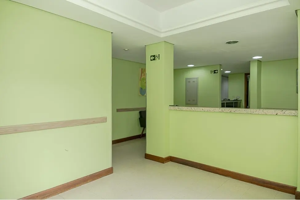 Sala Comercial à venda, 190m2 em Centro Histórico, Porto Alegre - RS - imagem 5 Foto 5 de Sala Comercial à venda, 190m2 em Centro Histórico, Porto Alegre - RS