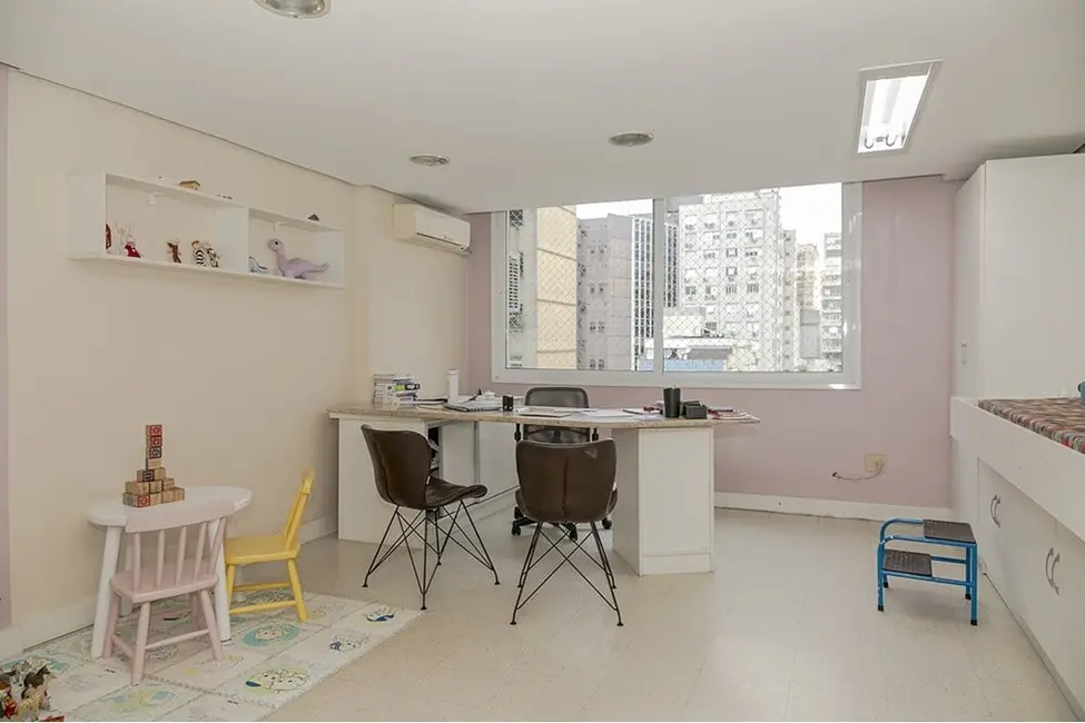 Sala Comercial à venda, 190m2 em Centro Histórico, Porto Alegre - RS - imagem 3 Foto 3 de Sala Comercial à venda, 190m2 em Centro Histórico, Porto Alegre - RS