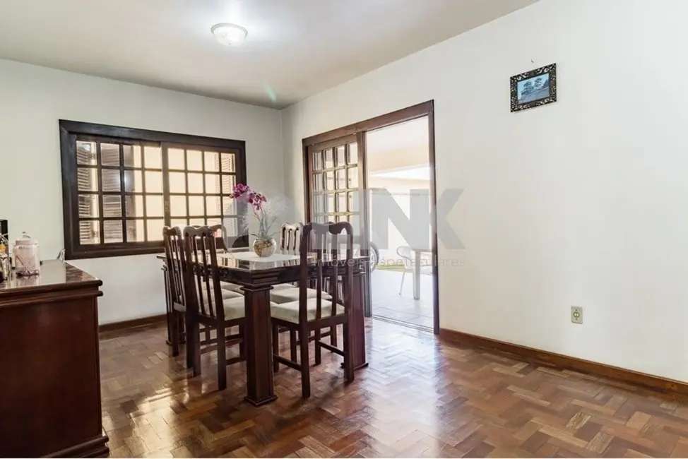 Casa com 4 quartos à venda, 319m2 em Cristo Redentor, Porto Alegre - RS - imagem 4 Foto 4 de Casa com 4 quartos à venda, 319m2 em Cristo Redentor, Porto Alegre - RS