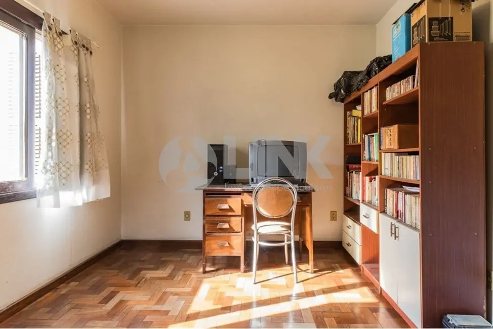 Casa com 4 quartos à venda, 319m2 em Cristo Redentor, Porto Alegre - RS - imagem 9 Foto 9 de Casa com 4 quartos à venda, 319m2 em Cristo Redentor, Porto Alegre - RS
