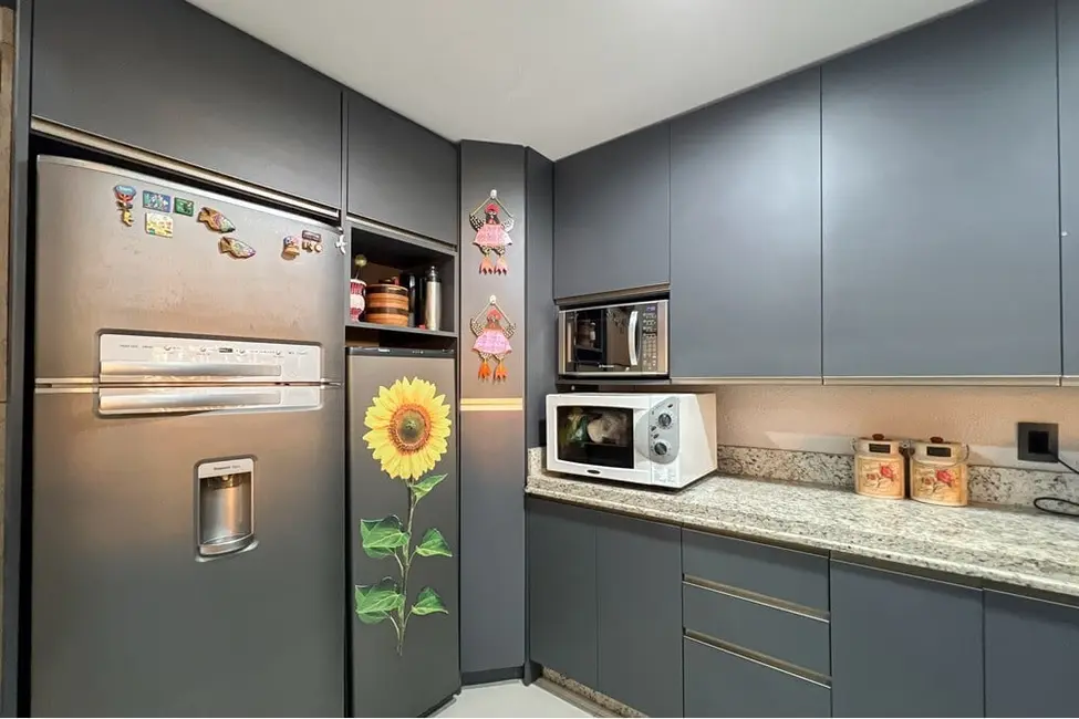 Casa com 4 quartos à venda, 200m2 em Igara, Canoas - RS - imagem 8 Foto 8 de Casa com 4 quartos à venda, 200m2 em Igara, Canoas - RS