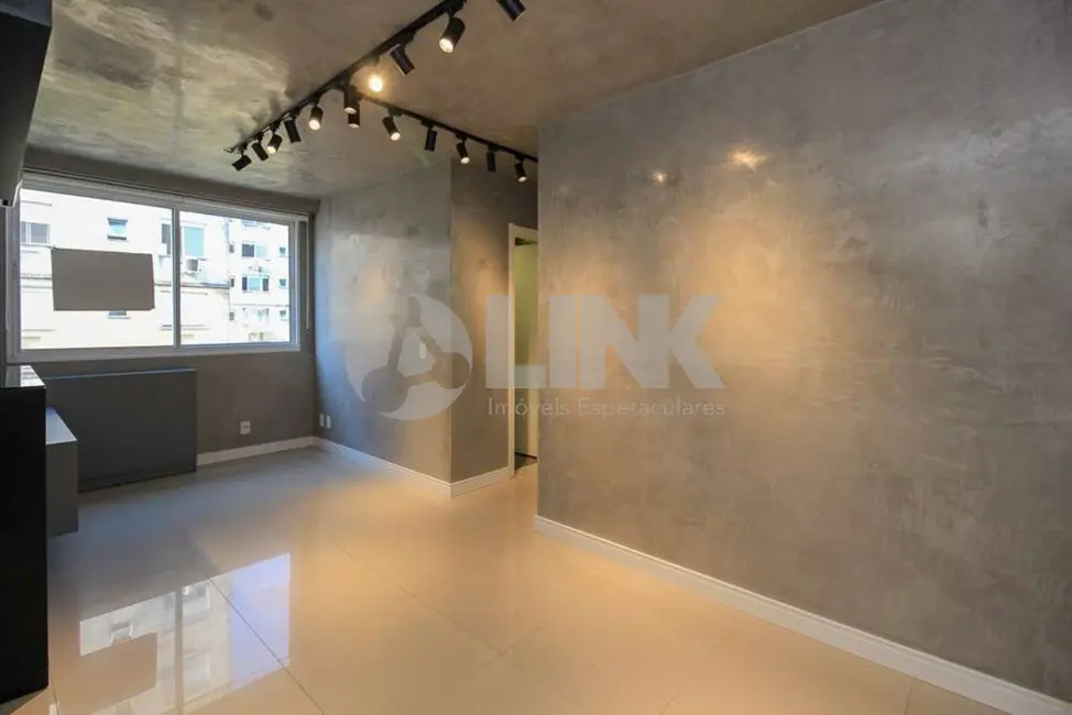 Foto 2 de Apartamento com 2 quartos à venda, 46m2 em Ipanema, Porto Alegre - RS