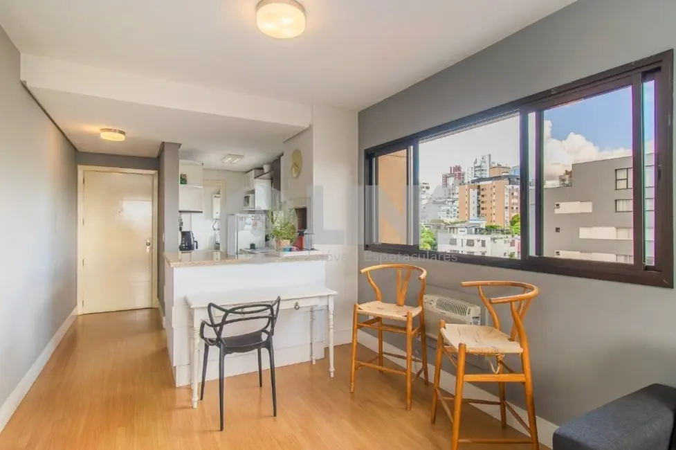 Apartamento com 2 quartos à venda, 71m2 em Higienópolis, Porto Alegre - RS - imagem 8 Foto 8 de Apartamento com 2 quartos à venda, 71m2 em Higienópolis, Porto Alegre - RS