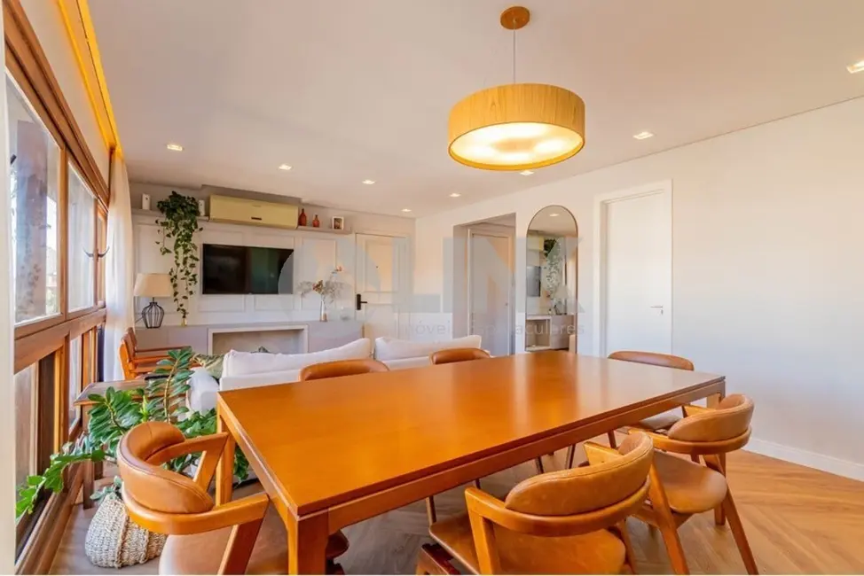 Apartamento com 3 quartos à venda, 120m2 em Menino Deus, Porto Alegre - RS - imagem 9 Foto 9 de Apartamento com 3 quartos à venda, 120m2 em Menino Deus, Porto Alegre - RS
