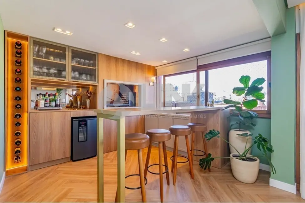 Apartamento com 3 quartos à venda, 120m2 em Menino Deus, Porto Alegre - RS - imagem 3 Foto 3 de Apartamento com 3 quartos à venda, 120m2 em Menino Deus, Porto Alegre - RS