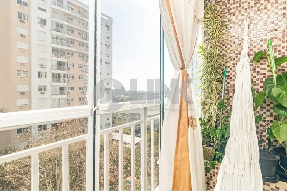 Apartamento com 2 quartos à venda, 84m2 em Passo da Areia, Porto Alegre - RS - imagem 5 Foto 5 de Apartamento com 2 quartos à venda, 84m2 em Passo da Areia, Porto Alegre - RS