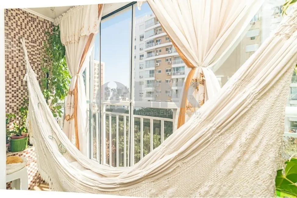 Apartamento com 2 quartos à venda, 84m2 em Passo da Areia, Porto Alegre - RS - imagem 3 Foto 3 de Apartamento com 2 quartos à venda, 84m2 em Passo da Areia, Porto Alegre - RS