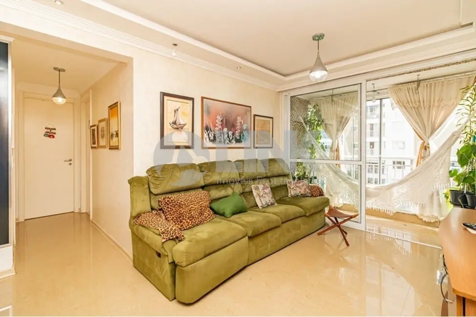 Apartamento com 2 quartos à venda, 84m2 em Passo da Areia, Porto Alegre - RS - imagem 2 Foto 2 de Apartamento com 2 quartos à venda, 84m2 em Passo da Areia, Porto Alegre - RS