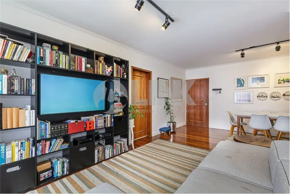 Apartamento com 3 quartos à venda, 109m2 em Auxiliadora, Porto Alegre - RS - imagem 3 Foto 3 de Apartamento com 3 quartos à venda, 109m2 em Auxiliadora, Porto Alegre - RS