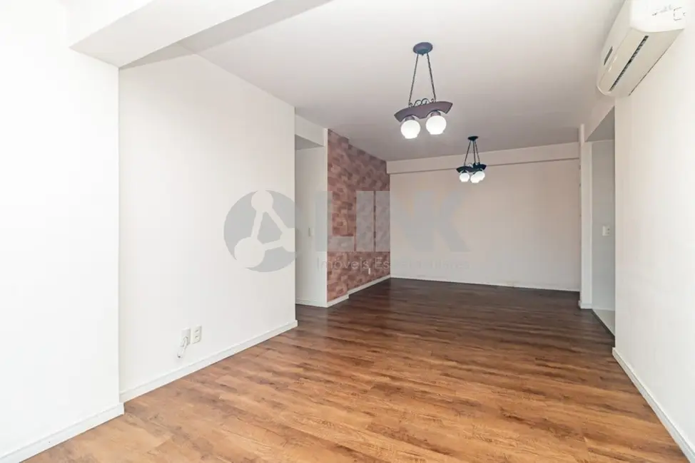 Apartamento com 3 quartos à venda, 82m2 em Passo da Areia, Porto Alegre - RS - imagem 8 Foto 8 de Apartamento com 3 quartos à venda, 82m2 em Passo da Areia, Porto Alegre - RS