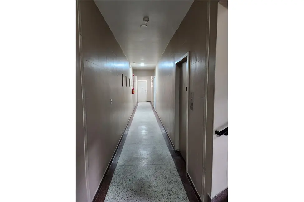 Apartamento com 2 quartos à venda, 76m2 em Centro Histórico, Porto Alegre - RS - imagem 4 Foto 4 de Apartamento com 2 quartos à venda, 76m2 em Centro Histórico, Porto Alegre - RS