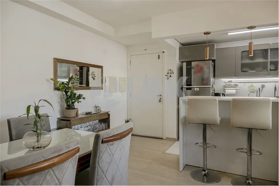 Apartamento com 2 quartos à venda, 58m2 em Passo da Areia, Porto Alegre - RS - imagem 5 Foto 5 de Apartamento com 2 quartos à venda, 58m2 em Passo da Areia, Porto Alegre - RS
