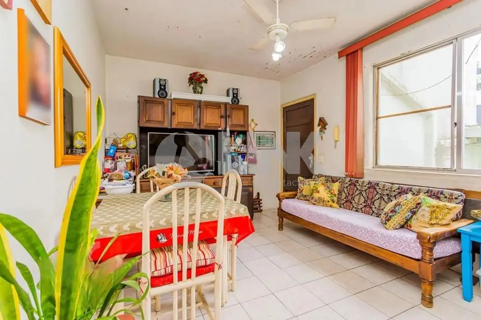 Foto 2 de Apartamento com 2 quartos à venda, 57m2 em São Sebastião, Porto Alegre - RS