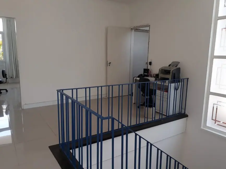 Casa com 4 quartos à venda, 380m2 em Menino Deus, Porto Alegre - RS - imagem 9 Foto 9 de Casa com 4 quartos à venda, 380m2 em Menino Deus, Porto Alegre - RS