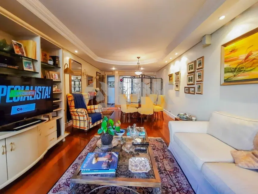 Apartamento com 3 quartos à venda, 121m2 em Petrópolis, Porto Alegre - RS - imagem 4 Foto 4 de Apartamento com 3 quartos à venda, 121m2 em Petrópolis, Porto Alegre - RS