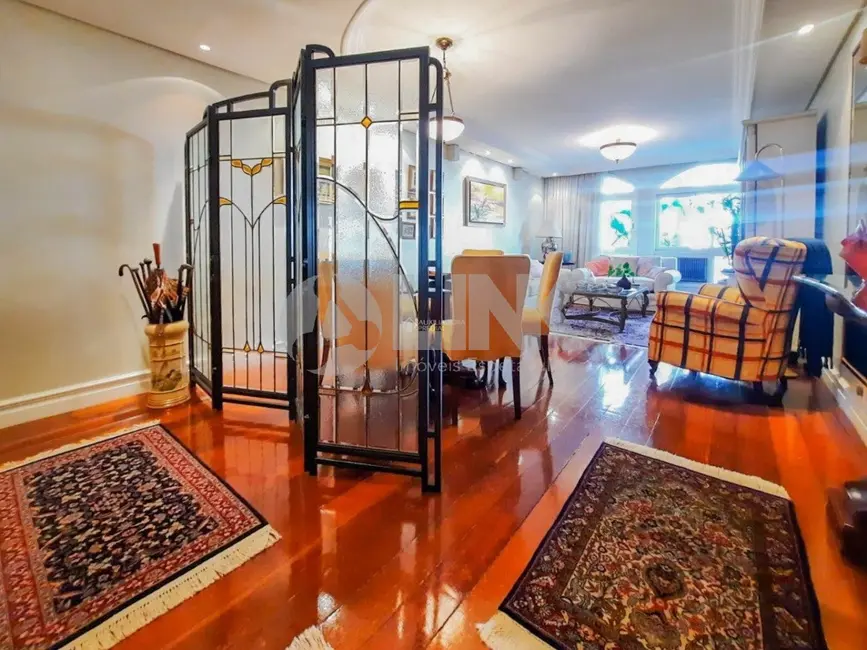Apartamento com 3 quartos à venda, 121m2 em Petrópolis, Porto Alegre - RS - imagem 7 Foto 7 de Apartamento com 3 quartos à venda, 121m2 em Petrópolis, Porto Alegre - RS