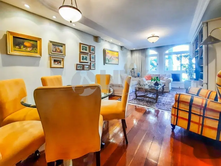 Apartamento com 3 quartos à venda, 121m2 em Petrópolis, Porto Alegre - RS - imagem 6 Foto 6 de Apartamento com 3 quartos à venda, 121m2 em Petrópolis, Porto Alegre - RS