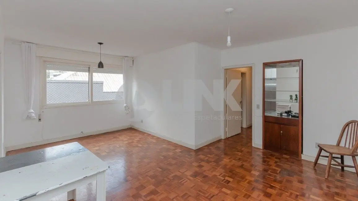 Apartamento com 3 quartos à venda, 107m2 em Moinhos de Vento, Porto Alegre - RS - imagem 1 Foto 1 de Apartamento com 3 quartos à venda, 107m2 em Moinhos de Vento, Porto Alegre - RS