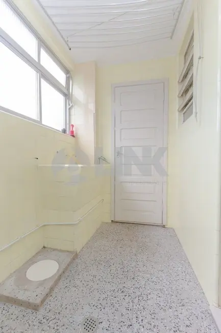 Apartamento com 3 quartos à venda, 107m2 em Moinhos de Vento, Porto Alegre - RS - imagem 7 Foto 7 de Apartamento com 3 quartos à venda, 107m2 em Moinhos de Vento, Porto Alegre - RS