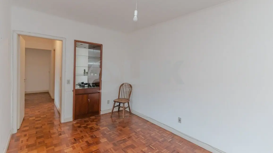 Apartamento com 3 quartos à venda, 107m2 em Moinhos de Vento, Porto Alegre - RS - imagem 3 Foto 3 de Apartamento com 3 quartos à venda, 107m2 em Moinhos de Vento, Porto Alegre - RS