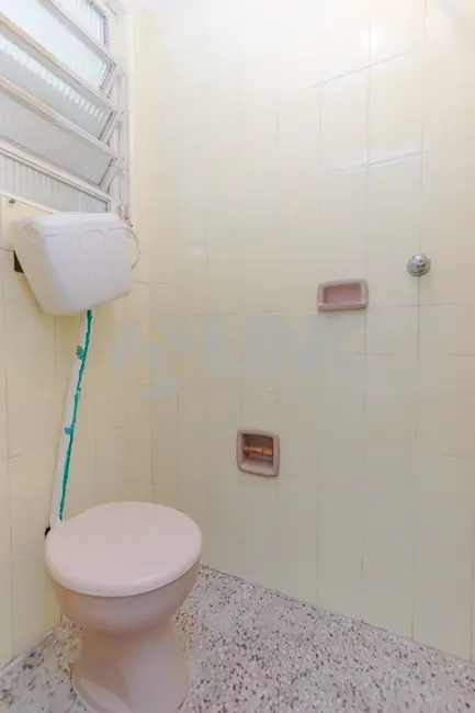 Apartamento com 3 quartos à venda, 107m2 em Moinhos de Vento, Porto Alegre - RS - imagem 8 Foto 8 de Apartamento com 3 quartos à venda, 107m2 em Moinhos de Vento, Porto Alegre - RS