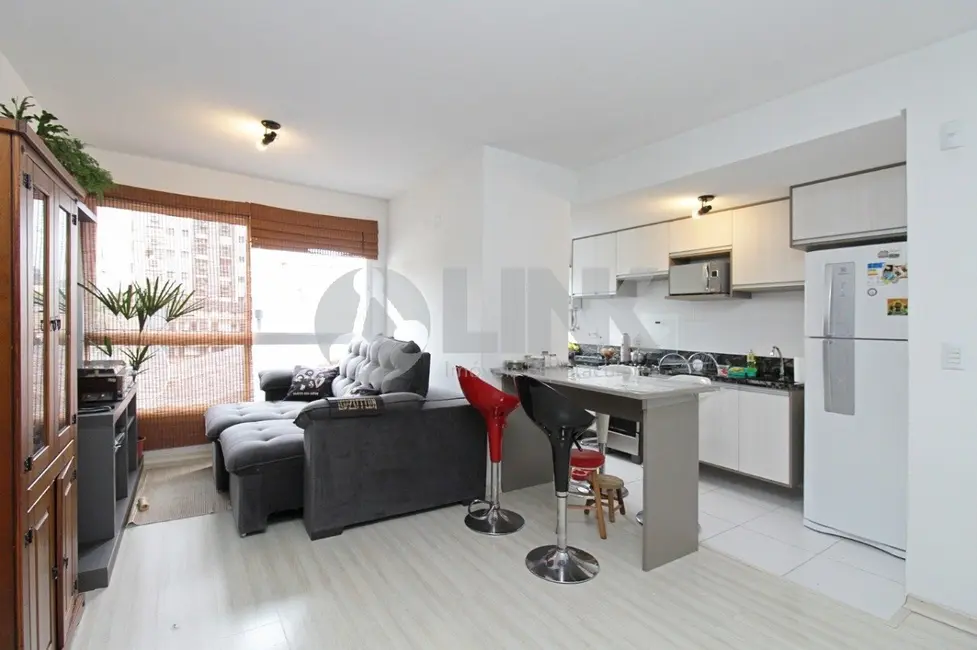 Foto 1 de Apartamento com 2 quartos à venda, 59m2 em Passo da Areia, Porto Alegre - RS