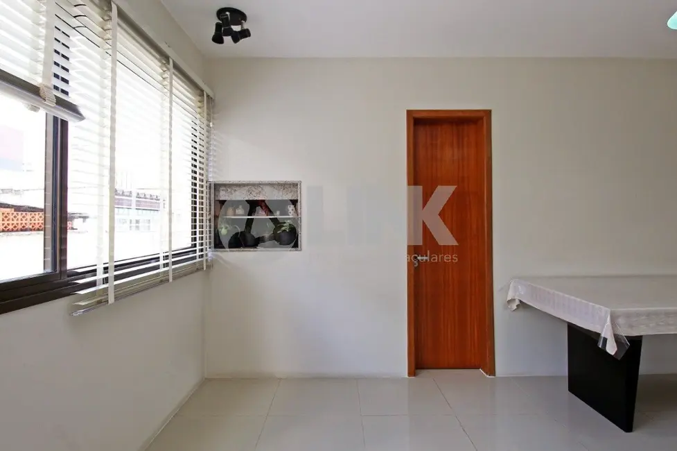 Apartamento com 3 quartos à venda, 104m2 em Auxiliadora, Porto Alegre - RS - imagem 7 Foto 7 de Apartamento com 3 quartos à venda, 104m2 em Auxiliadora, Porto Alegre - RS