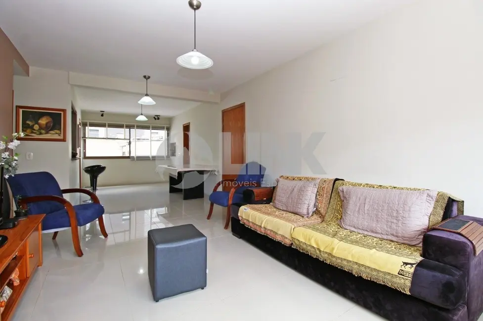 Apartamento com 3 quartos à venda, 104m2 em Auxiliadora, Porto Alegre - RS - imagem 6 Foto 6 de Apartamento com 3 quartos à venda, 104m2 em Auxiliadora, Porto Alegre - RS