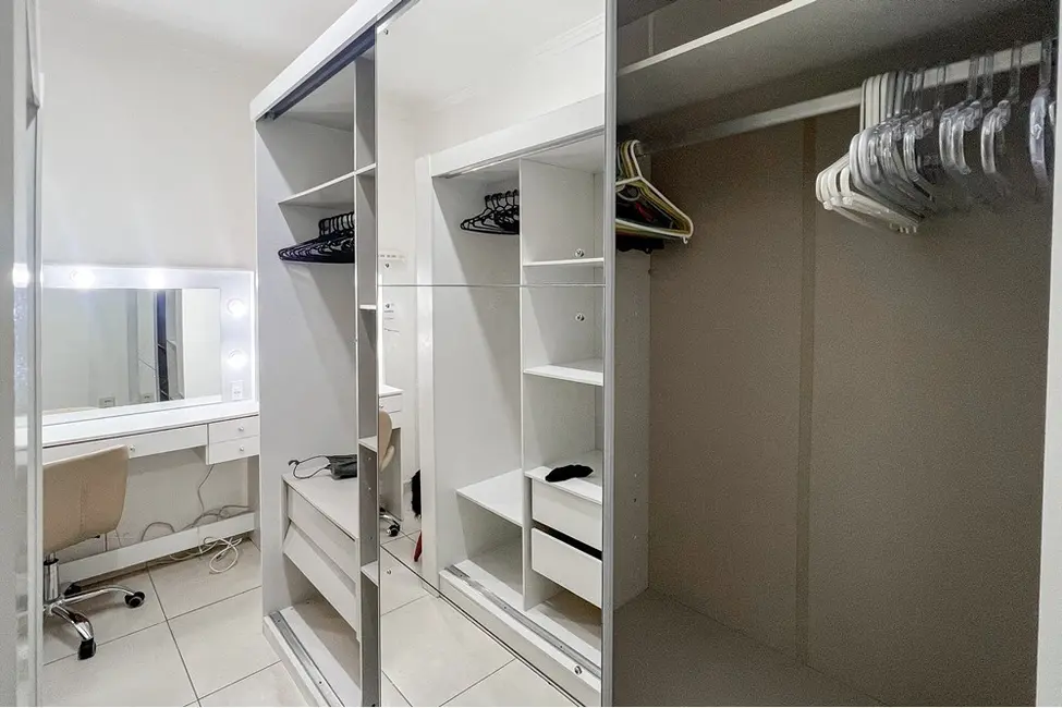 Casa com 3 quartos à venda, 107m2 em Igara, Canoas - RS - imagem 3 Foto 3 de Casa com 3 quartos à venda, 107m2 em Igara, Canoas - RS