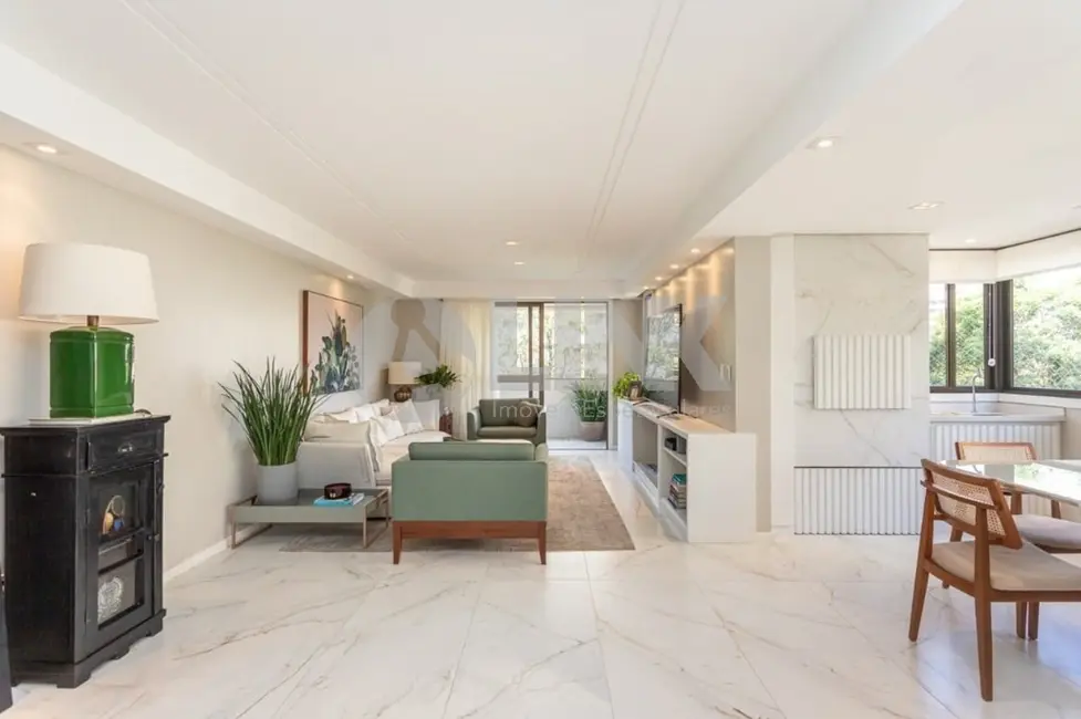 Apartamento com 3 quartos à venda, 143m2 em Petrópolis, Porto Alegre - RS - imagem 6 Foto 6 de Apartamento com 3 quartos à venda, 143m2 em Petrópolis, Porto Alegre - RS