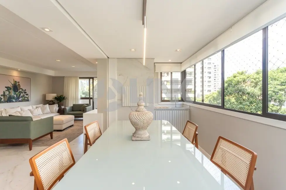 Apartamento com 3 quartos à venda, 143m2 em Petrópolis, Porto Alegre - RS - imagem 7 Foto 7 de Apartamento com 3 quartos à venda, 143m2 em Petrópolis, Porto Alegre - RS
