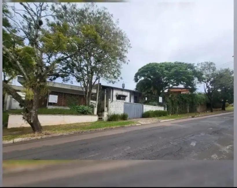 Foto 1 de Casa com 1 quarto à venda, 360m2 em Três Figueiras, Porto Alegre - RS